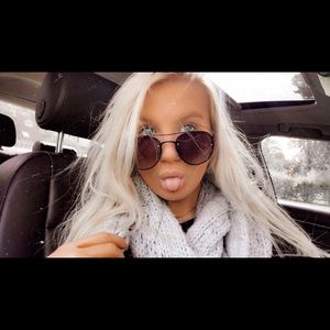 Meet your Posher, Grace